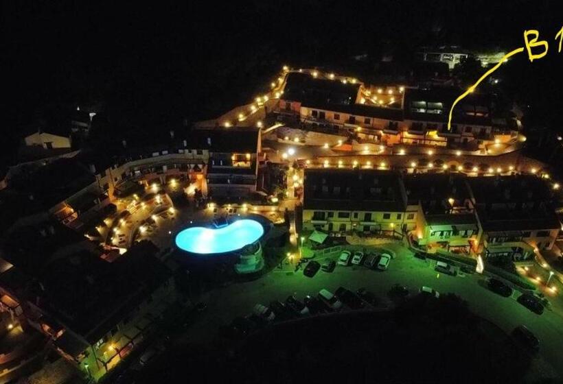 شقة غرفتين مطلة على البحر, Residence Borgo Punta Villa