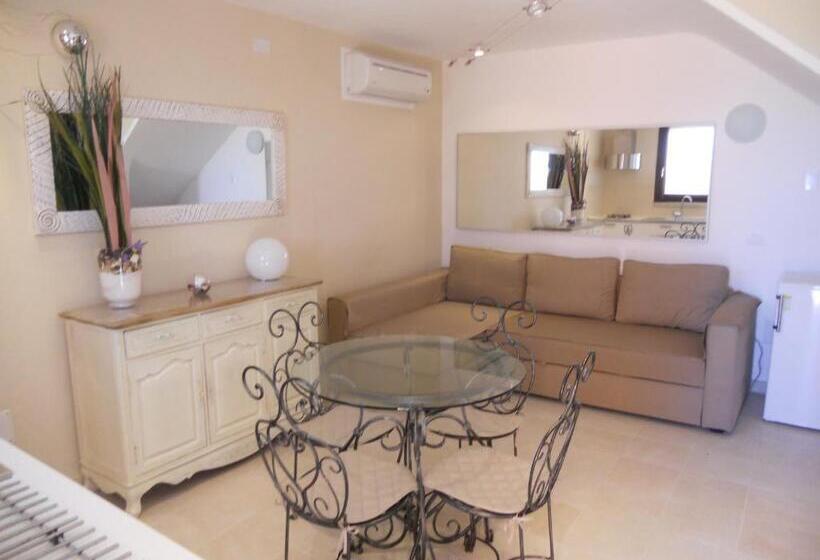 إستوديو قياسى مزودة بتراس, Residence Borgo Punta Villa