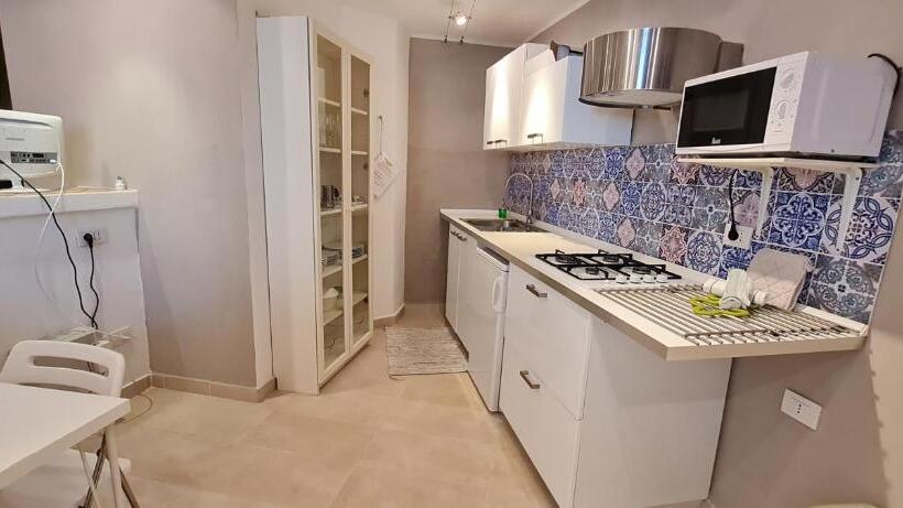 إستوديو قياسى, Residence Borgo Punta Villa