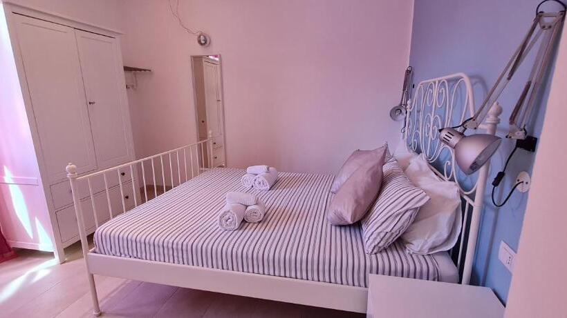 شقة غرفة واحدة مطلة على حمام السباحة, Residence Borgo Punta Villa