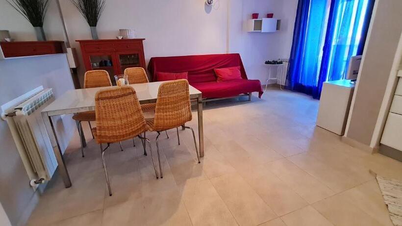 آپارتمان 1 خوابه با چشم‌انداز استخر, Residence Borgo Punta Villa