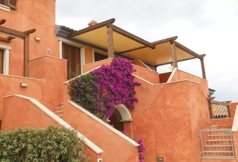 Huoneisto 2 Makuuhuonetta, Residence Borgo Punta Villa