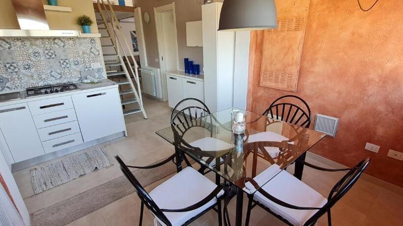 شقة غرفة واحدة مطلة على البحر, Residence Borgo Punta Villa