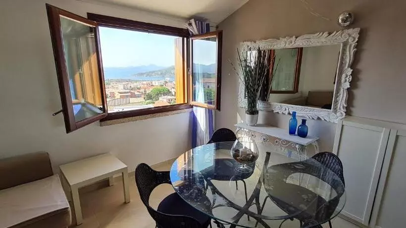 Huoneisto 1 Makuuhuone Merinäkymä, Residence Borgo Punta Villa