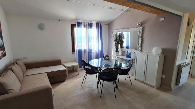 דירת חדר נוף לים, Residence Borgo Punta Villa