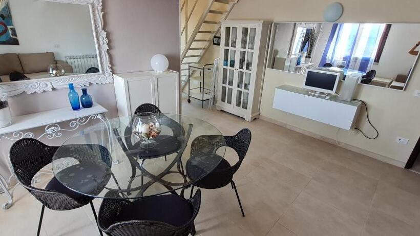 شقة غرفة واحدة مطلة على البحر, Residence Borgo Punta Villa