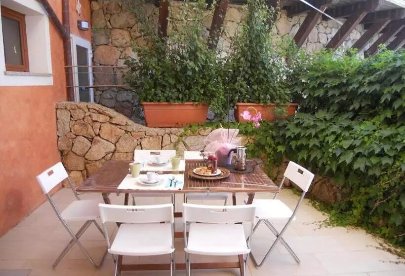 Huoneisto 2 Makuuhuonetta, Residence Borgo Punta Villa