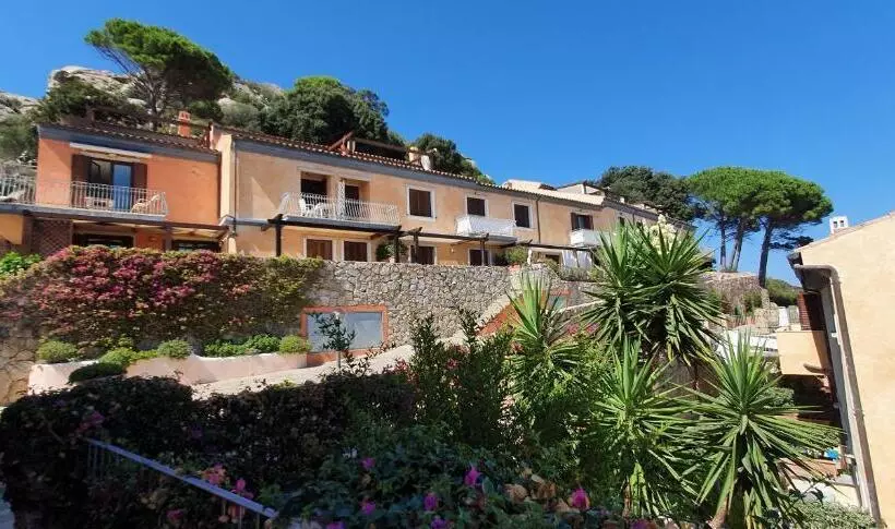 Huoneisto 2 Makuuhuonetta Merinäkymä, Residence Borgo Punta Villa
