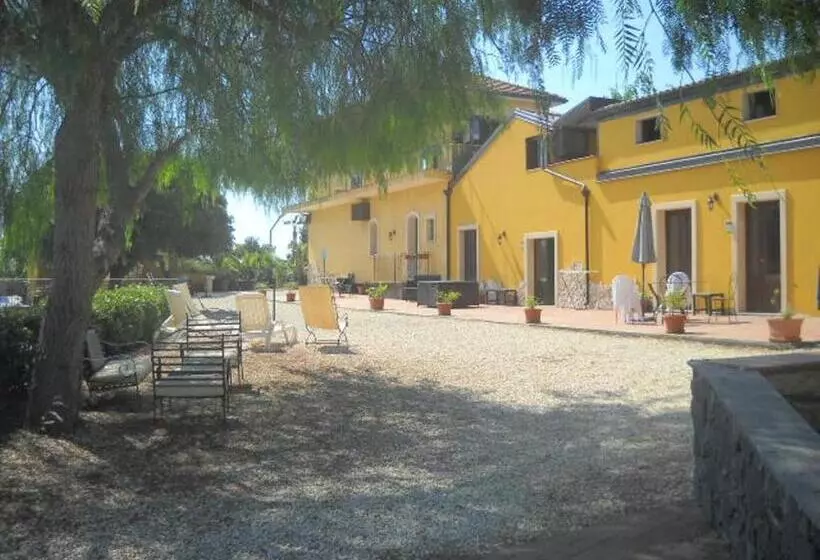 اتاق دوبلکس, Oasi Del Fiumefreddo