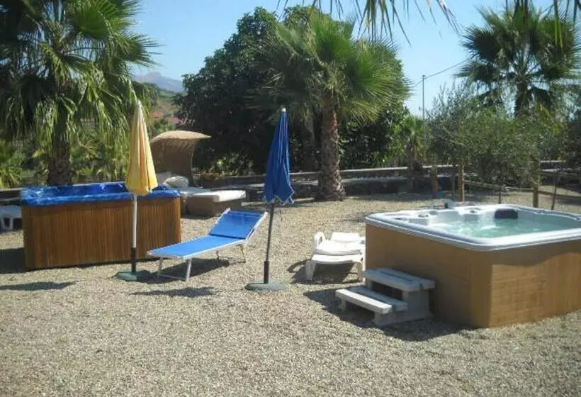 اتاق دوبلکس, Oasi Del Fiumefreddo