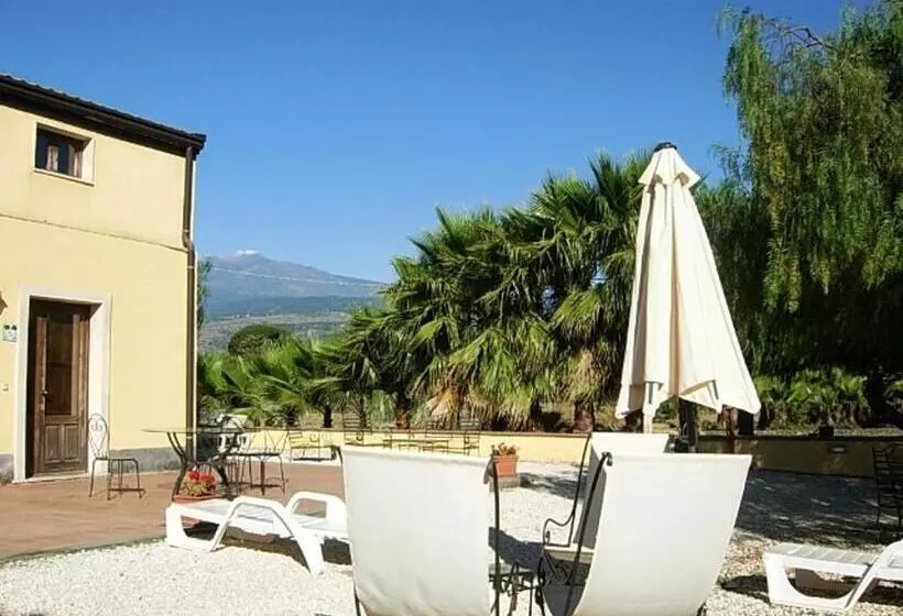 اتاق دوبلکس, Oasi Del Fiumefreddo
