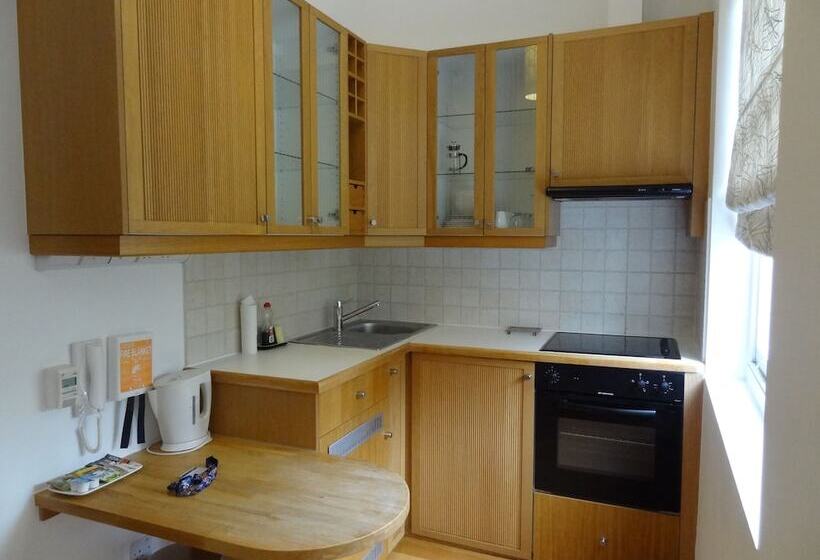 Студио Executive, Studios2let