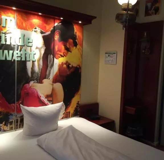 اتاق استاندارد یک نفره, Cinehotel Maroni