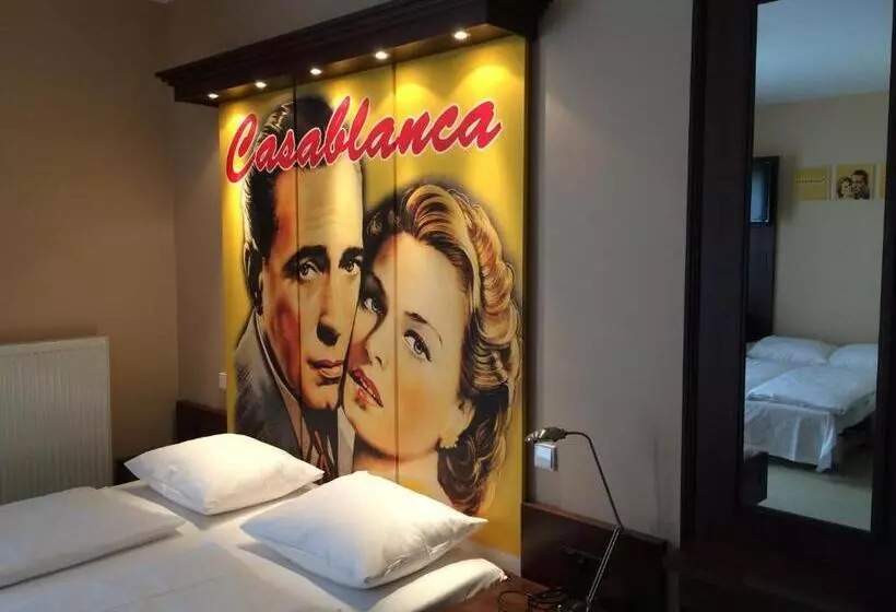 اتاق سوپریور خانوادگی, Cinehotel Maroni