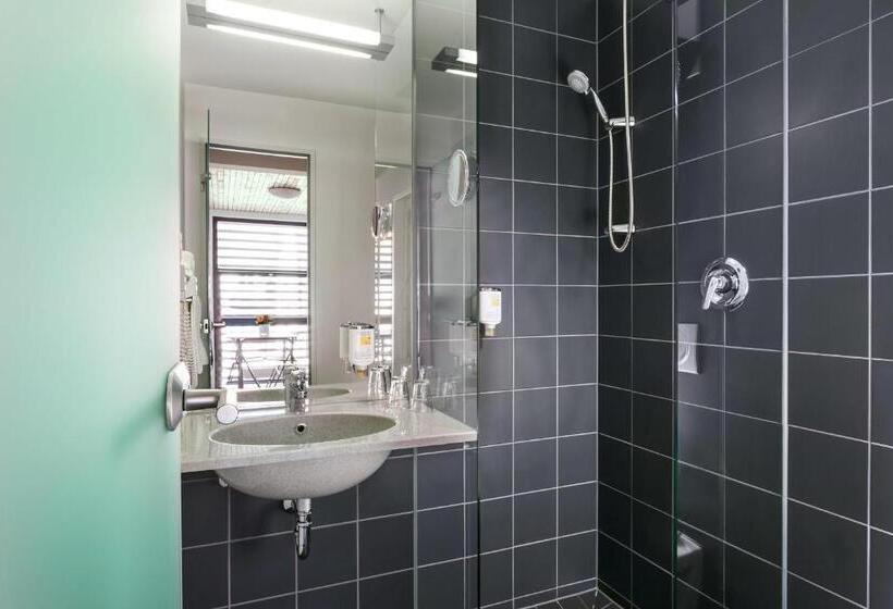 غرفة عائلية, Bed & Breakfast Rotes Haus