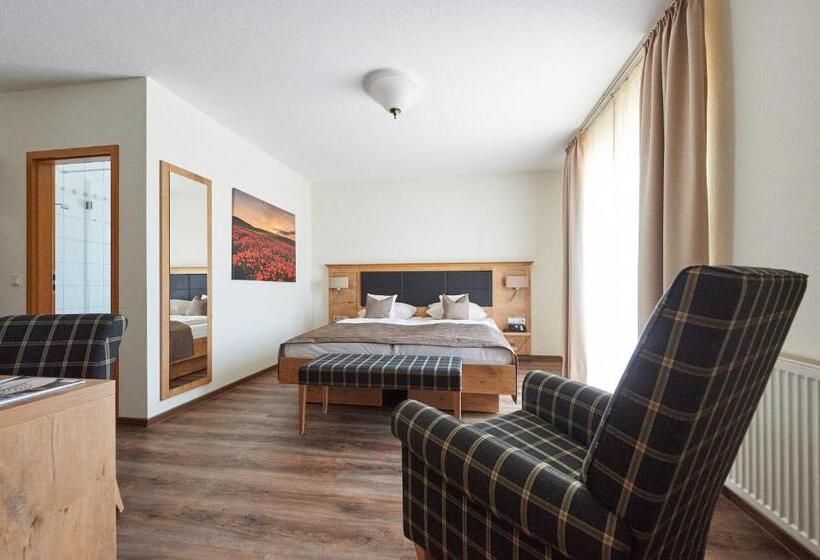 סטודיו פרמיום, Fetzers Land