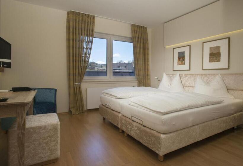 컴포트 룸, Im Auerbachtal