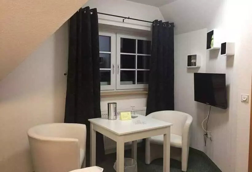Standard Yhden Hengen Huone, Landhotel Menke