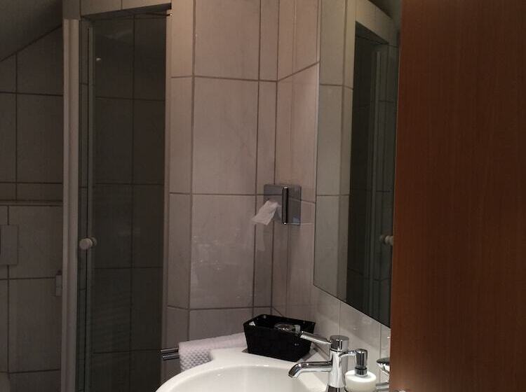 标准单人间, Landhotel Menke