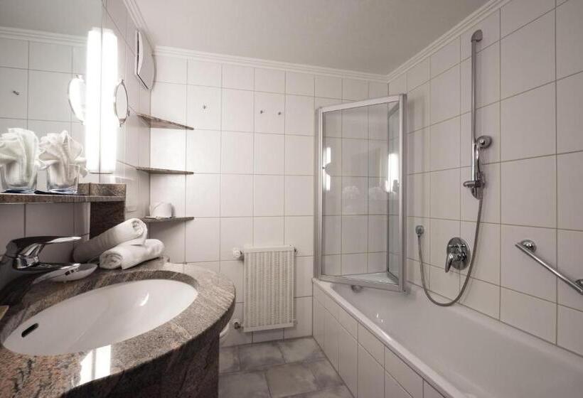 غرفة قياسية مطلة على الجبل, Mittelburg Wellness