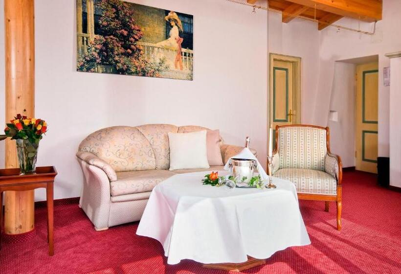 جناح مزود بتراس, Mittelburg Wellness