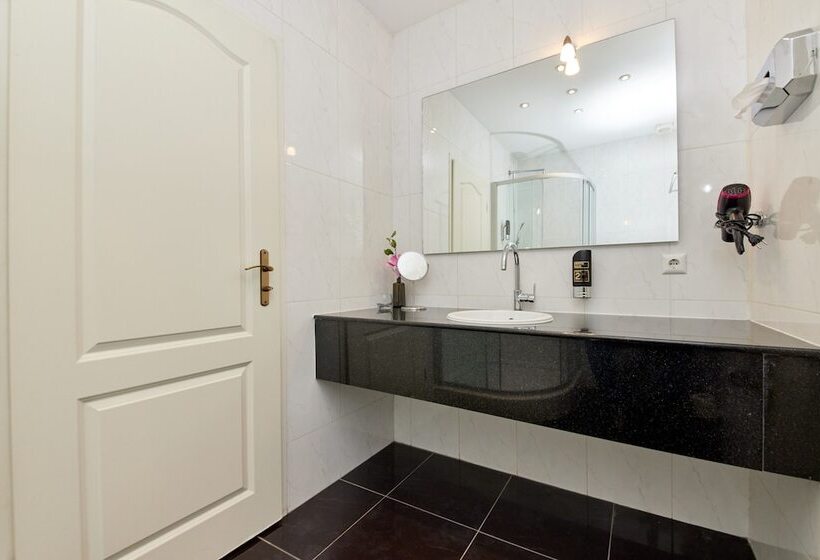 スタンダードシングルルーム, Mosintos Römischer Kaiser