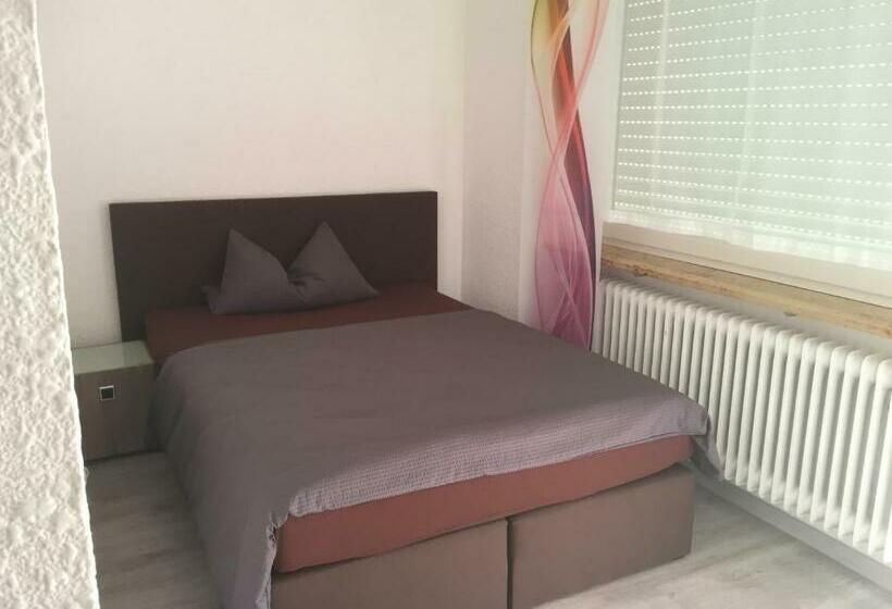 Номер Стандарт Индивидуальный с Балконом, M&s Garni