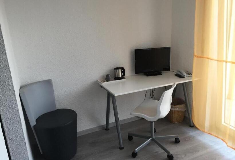 Номер Стандарт, M&s Garni