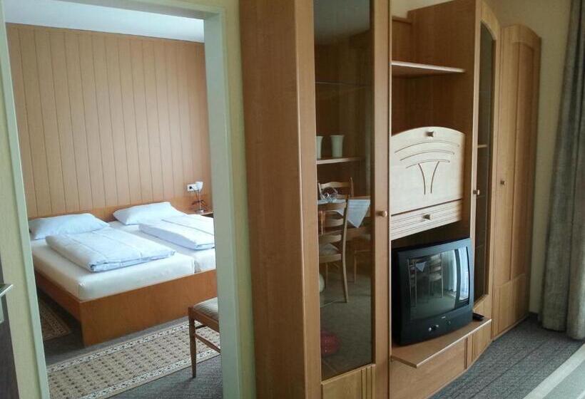 패밀리 아파트, Park Eden