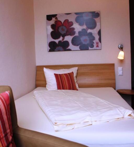 スタンダードシングルルーム, Mosintos Römischer Kaiser