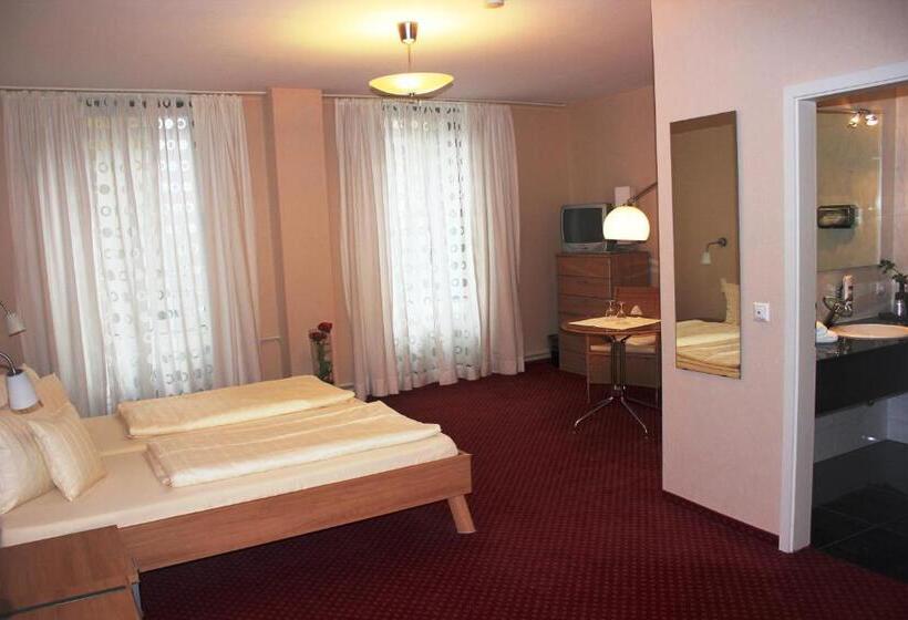 スタンダードルーム, Mosintos Römischer Kaiser