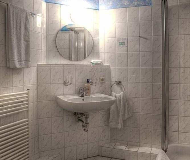 标准三人间, Wincent