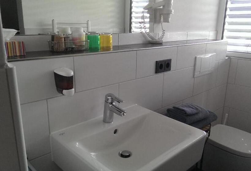 スタンダードルーム, Zapa