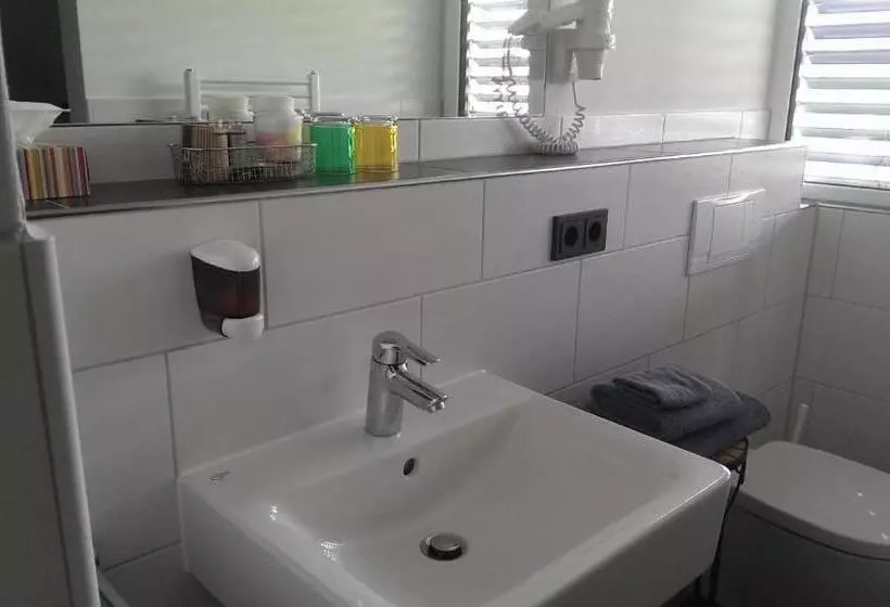 Standard-huone, Zapa