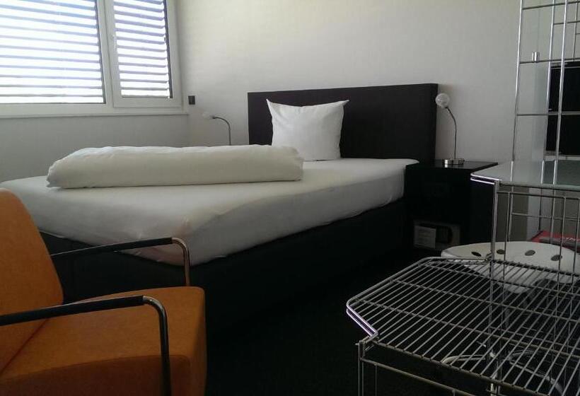 スタンダードルーム, Zapa