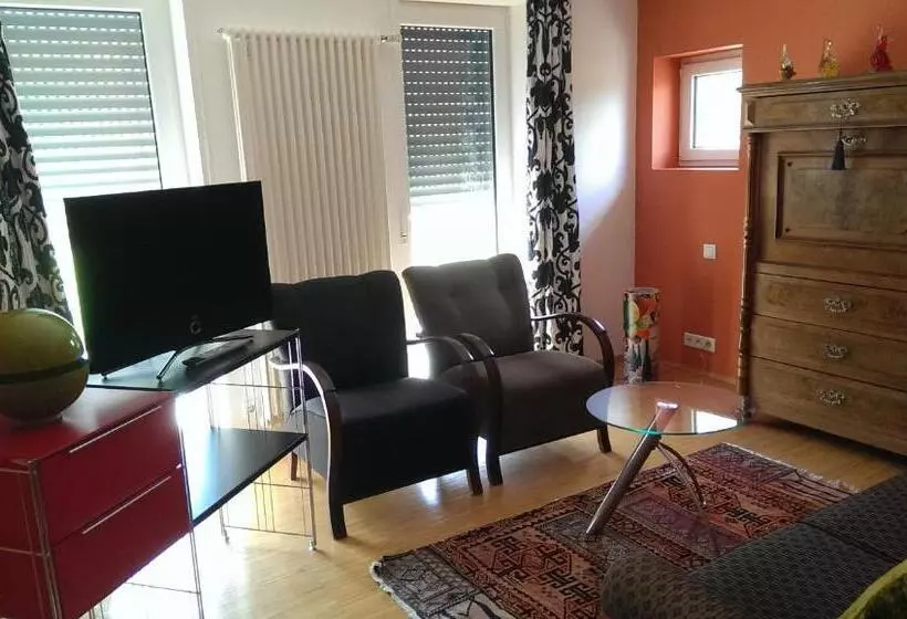 Sviitti Puutarhanäkymä, Zapa