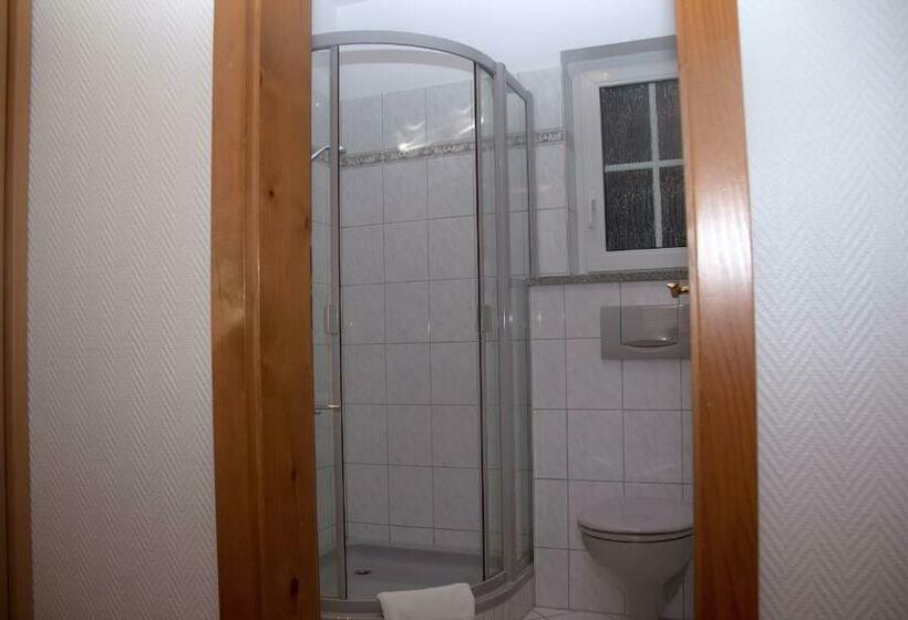 标准单人间, Zum Hackstück