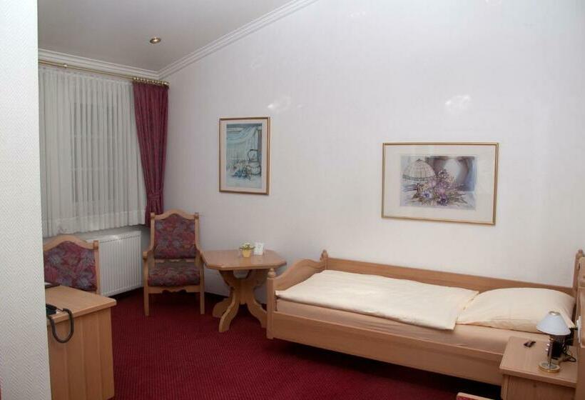 스탠다드 싱글 룸, Zum Hackstück