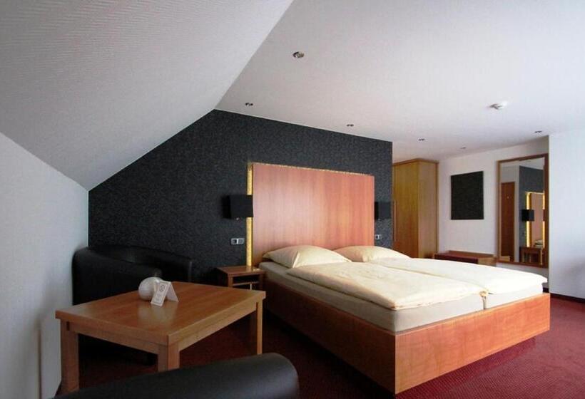 스탠다드 룸, Zum Hackstück