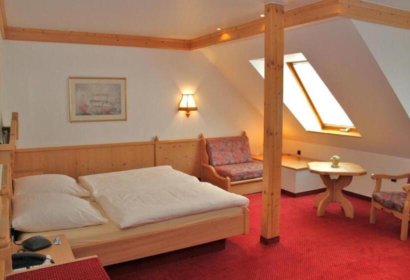 스탠다드 룸, Zum Hackstück