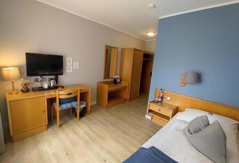 标准单人间, Zum Marchenwald