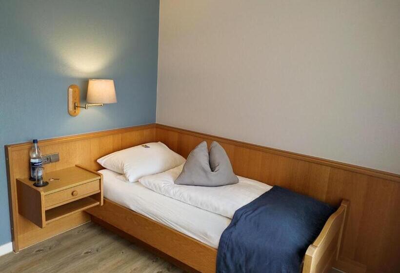 标准单人间, Zum Marchenwald