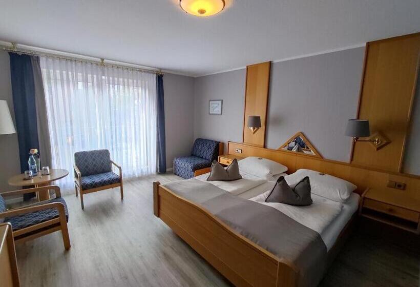 标准三人间, Zum Marchenwald