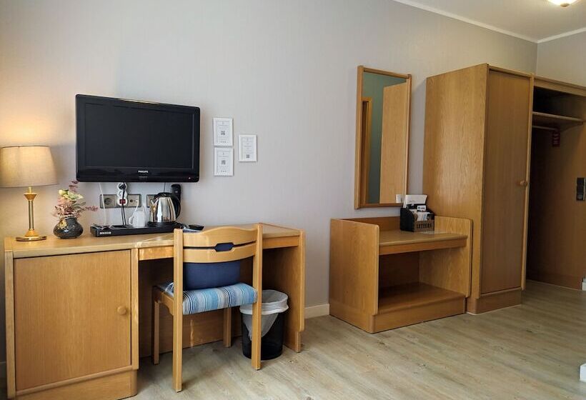 标准单人间, Zum Marchenwald