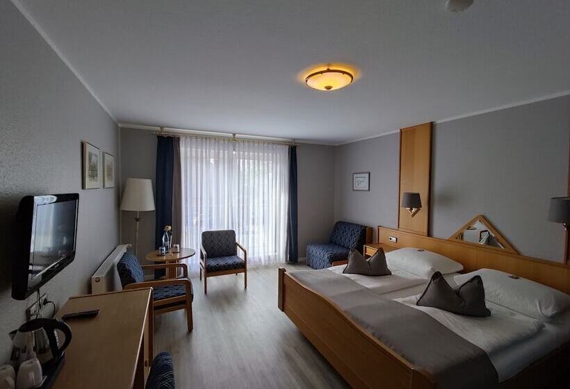 标准三人间, Zum Marchenwald