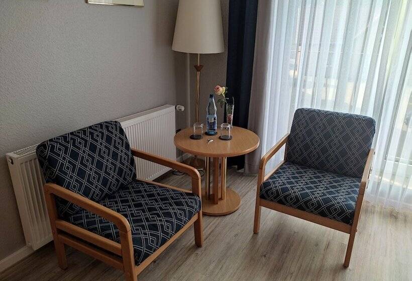 标准三人间, Zum Marchenwald