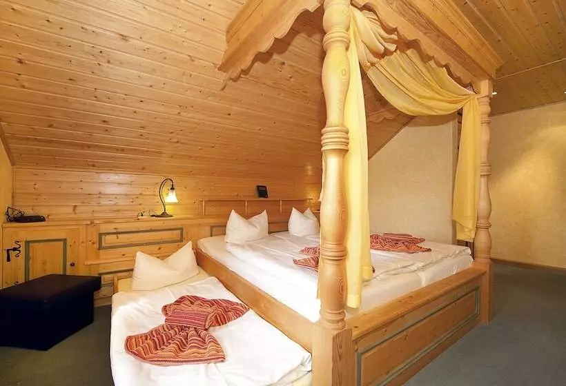 Standard Kolmen Hengen Huone, Naturhotel Gasthof Bärenfels