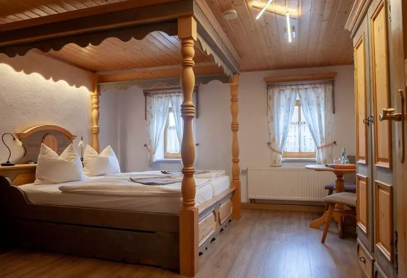 Standard Kolmen Hengen Huone, Naturhotel Gasthof Bärenfels