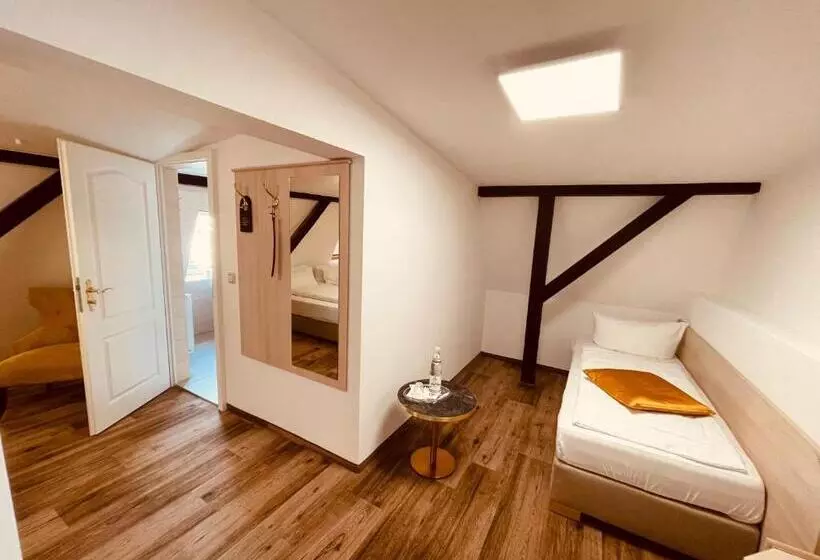 ペントハウスルーム, Villa Antonia