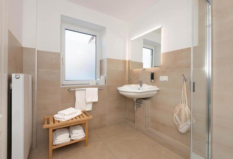 패밀리 룸, Villa Antonia